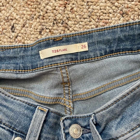 Levi's High Rise 726 Flare Women’s Jeans - Picture 4 of 6